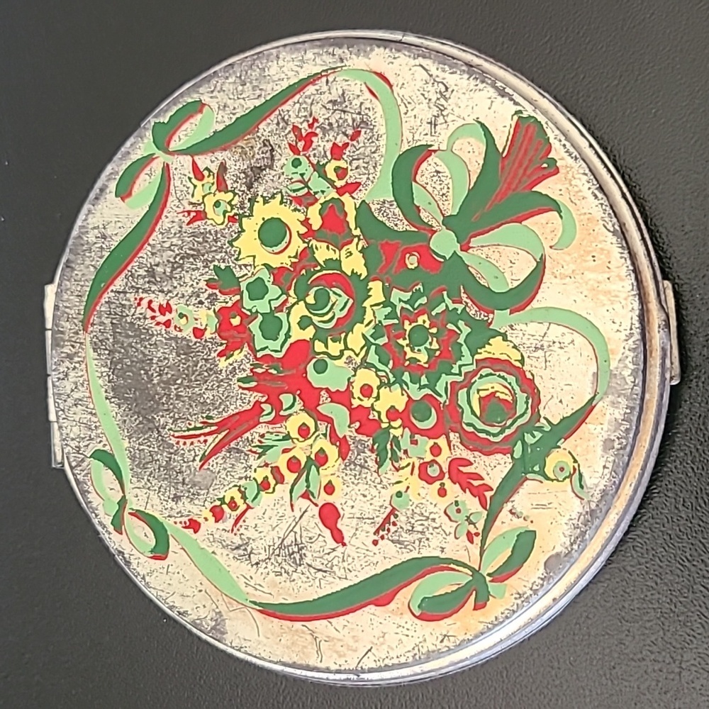 Vintage powder compact